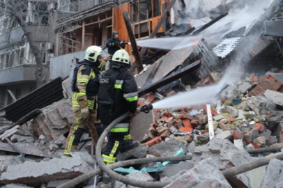 Rusya, Harkiv’de bir apartmanı vurdu: En az 31yaralı!