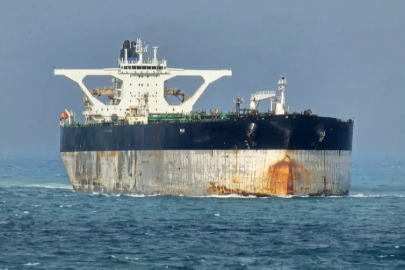 Sahte bayrak, diplomatik nota: Rus tankeri Venezuela yolunda ABD ile krize girdi