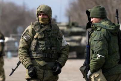 Rus askerler Kırım'da sivillerden yakıt çalıyor