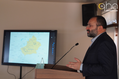 Taha Kılınç ASBÜ’de anlattı: “Uygur amcalar cami bahçesinde sıraya dizilip Çin’e bağlılık yemini ettirildi”