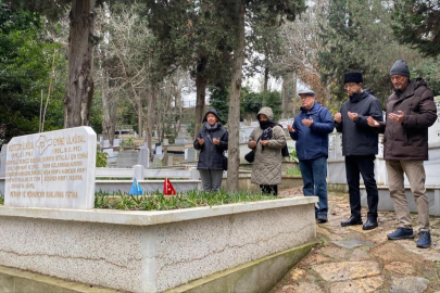 Emel Kırım Vakfı, Kırım halkının millî mücadelesinin büyük yolbaşçısı Müstecip Ülküsal'ı kabri başında andı