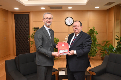 Ukrayna’nın Ankara Büyükelçisi Celâl ve YSK Başkanı Yener bir araya geldi