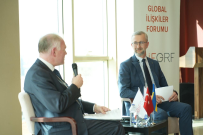 Büyükelçi Celâl, Global İlişkiler Forumu üyeleriyle bir araya geldi