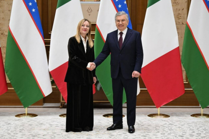 Özbekistan Cumhurbaşkanı Mirziyoyev ile İtalya Başbakanı Meloni bir araya geldi