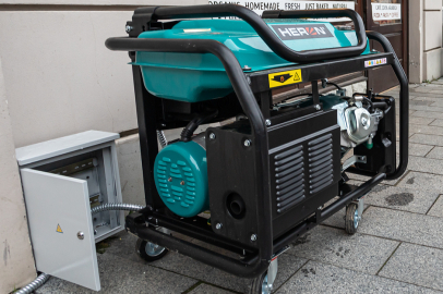 Polonya, Kıyiv'e 400 adet jeneratör gönderdi