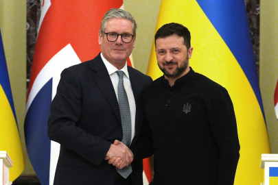 Starmer ve Zelenskıy telefonda görüştü