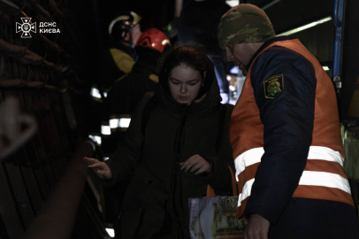 Rus saldırıları Kıyiv metrosunu durdurdu: 481 yolcu tünellerden tahliye edildi