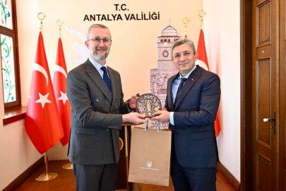 Büyükelçi Celâl ve Antalya Valisi Şahin bir araya geldi