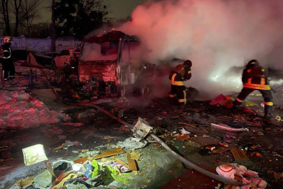 Rusya, Ukrayna'yı 2 balistik füze ve 183 SİHA ile hedef aldı