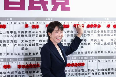 Japonya’nın ilk kadın başbakanı Takaiçi'den tarihi seçim başarısı