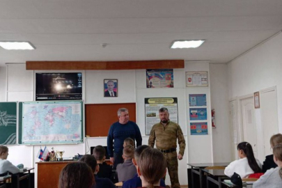 İşgal altındaki Kırım’da okullarda 20’den fazla askerî etkinlik düzenlendi