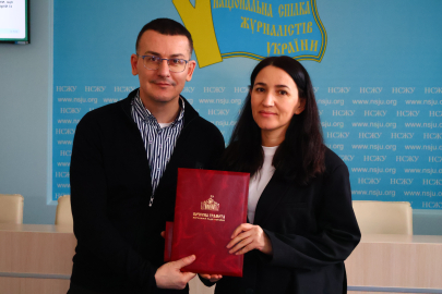 Ukrayna Parlamentosundan Kırım Tatar gazeteci Elvina Seitbullayeva’ya Onur Belgesi