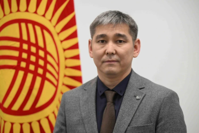 Kırgızistan Sağlık Bakanlığına Türkiye mezunu Damirbek Osmonov getirildi