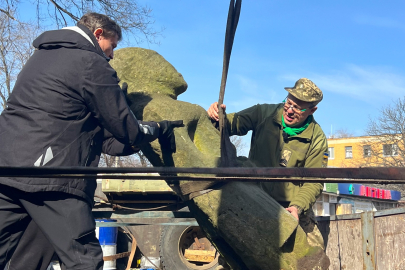 Cephede kültürel miras operasyonu: Ukrayna ordusu Kıpçak Balbalları'nı kurtardı