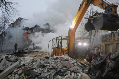 Rus ordusu Harkiv’de çok katlı binayı vurdu: 10 ölü, 26 yaralı!