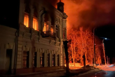 Ukrayna’da kültürel miras hedefte: Rusya’dan Ukrayna’da tarihî kütüphaneye SİHA saldırısı