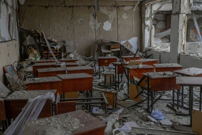 Rus barbarlığı devam ediyor: Mıkolayiv'de bir okul hedef alındı