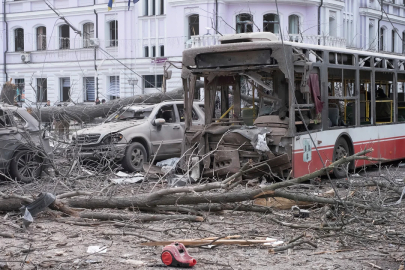 Rusya’dan savaş suçu: Mıkolayiv’de sivilleri taşıyan bir otobüs vuruldu