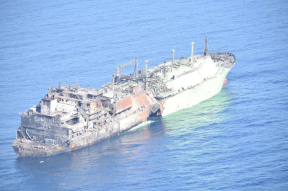 Hasarlı Rus LNG tankeri Libya açıklarında: Akdeniz’de çevre riski artıyor