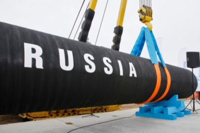 AB, Rus petrol yasağını erteledi