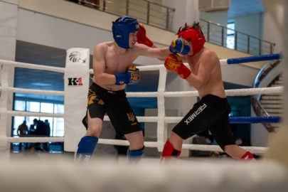 14 yaşındaki Kırım Tatar sporcu, Ukrayna K-1 şampiyonasında zirveye çıktı!