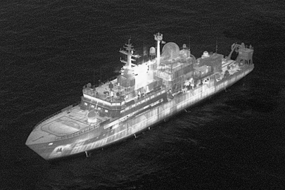 Yaptırımlara rağmen Rus “gölge filo” gemileri İngiliz sularından geçiyor