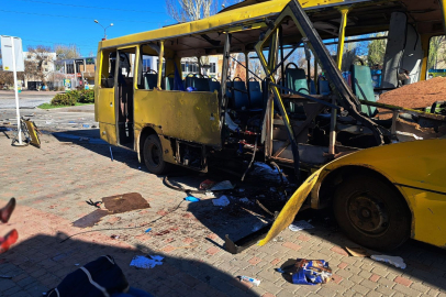 Rusya’dan sivillere yönelik FPV SİHA terörü: Nikopol’de bir otobüs hedef alındı