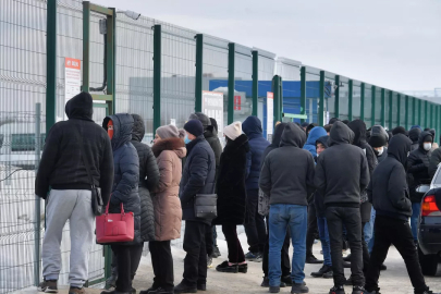 Rusya göçmenlere yönelik baskıyı artırıyor: Sınır dışı tehdidiyle cepheye zorlama stratejisi