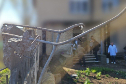 Rusya, Herson’da hastaneyi hedef aldı: 4 sağlık çalışanı yaralandı