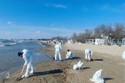 Kırım kıyıları tehdit altında: Karadeniz'de 80 kilometrekarelik petrol sızıntısı