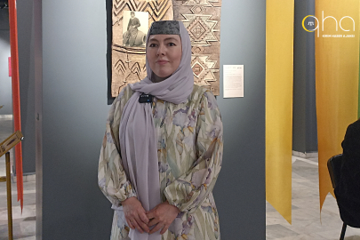 Kırım Tatar sanatçı Elvisa Tatarova, “Kültürün Kadrajı” sergisinde QHA mikrofonlarına konuştu