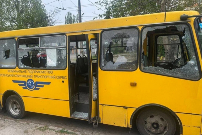 Rusya Herson bölge merkezinde minibüse saldırdı: Siviller hedefte!