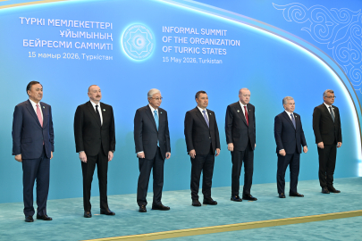 Türk devletlerinin liderleri bu kez "Gelecek" için yan yana: TDT Gayriresmî Zirvesi başladı