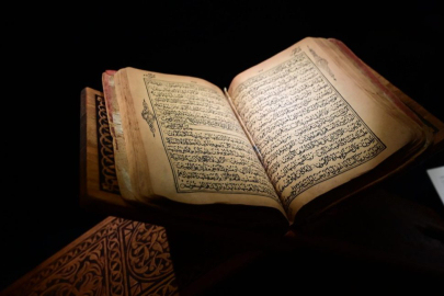Sürgün vagonlarından kurtulan Kur'an nüshaları Kıyiv'de sergileniyor