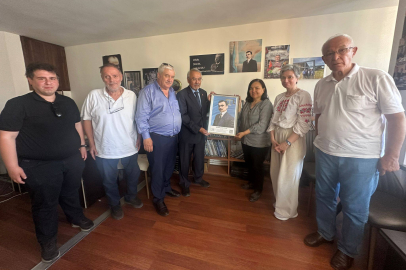 Emel Kırım Vakfından Bursa Tüm Tatar Türkleri Derneğine ziyaret