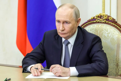 Rusya'da Putin'e güven anketlerine sansür geldi!