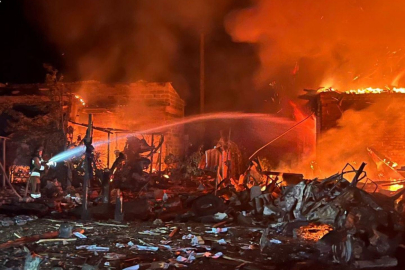 Zelenskıy: Rusya, son bir haftada Ukrayna'ya 2200 SİHA ve 1800 bomba fırlattı