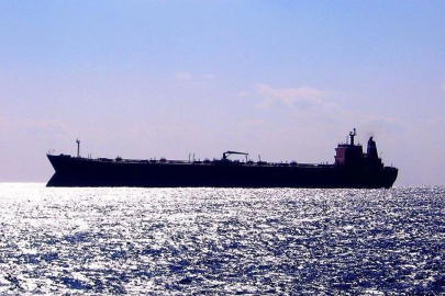 Fransız donanması Rus "gölge filosu"na ait petrol tankerine el koydu