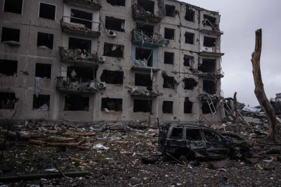 Rusya, Donbas'taki insani krizi propaganda afişleriyle "normalleştirmeye" çalışıyor
