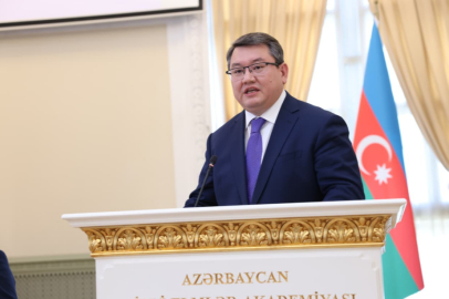 Kazakistan Cumhurbaşkanı Danışmanı, Bakü Türkoloji Kurultayı’nın mirasına vurgu yaptı