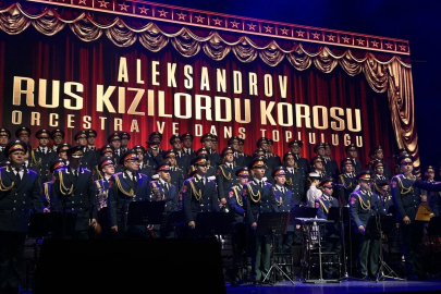Ukrayna Dostluk Derneğinden NATO Zirvesi öncesi Ankara'daki Kızılordu Korosu konserine sert itiraz