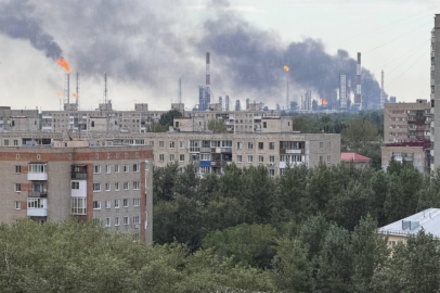 Ukrayna, Rusya’nın en büyük petrol rafinerisini vurdu!