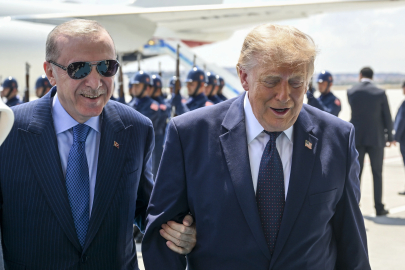 NATO Ankara Zirvesi: Cumhurbaşkanı Erdoğan, ABD Başkanı Trump’ı havalimanında karşıladı