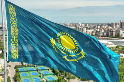 Kazakistan devlet sembollerini korumaya aldı: Bayrak kullanımında yeni kurallar