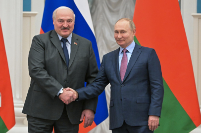 Letonya Başbakanı: Rusya ve Belarus, Avrupa'ya göç baskısını organize ediyor