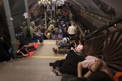 Rusya'nın Kıyiv saldırılarında 56 binden fazla kişi metro istasyonlarına sığındı