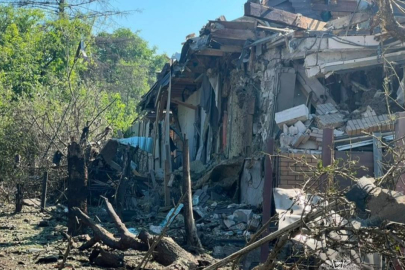 Rusya, Harkiv bölgesinde bir köyü vurdu: 2 yaralı!