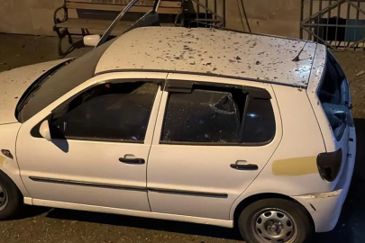 Trabzon’da emniyet müdürlüğünün bahçesine İHA düştü: 3 araçta hasar oluştu