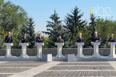Kıyiv’de Ukrayna Bayrak Günü töreni: Zelenskıy ve Avrupalı liderlerden Rus işgaline karşı birlik mesajı