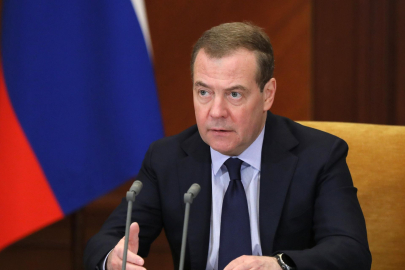 Medvedev’den Almanya’ya tehdit: “Ukrayna’ya silah üreten tesisler vurulmalı”